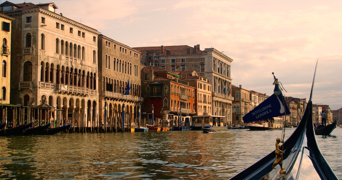 Venice at Dusk (© Sara Chardin)