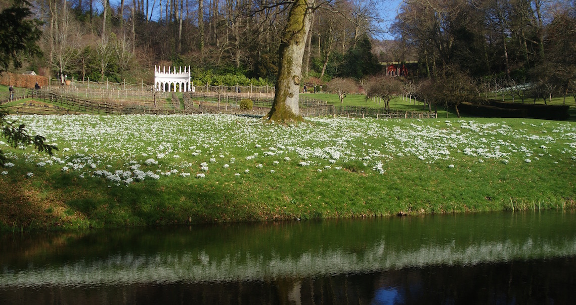 Exedra View Painswick Rococo Garden (© Sara Chardin)