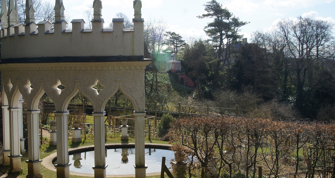 Painswick Rococo Garden (© Sara Chardin)