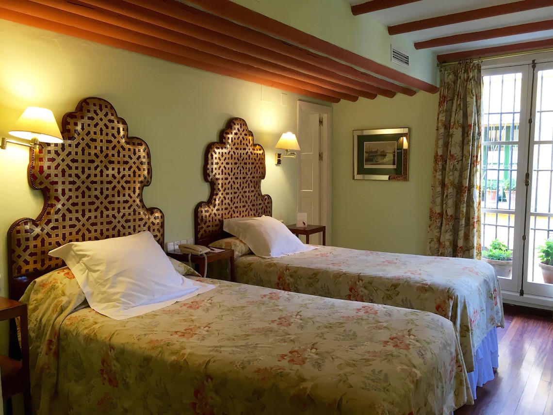 Twin room at Las Casas de la Juderia