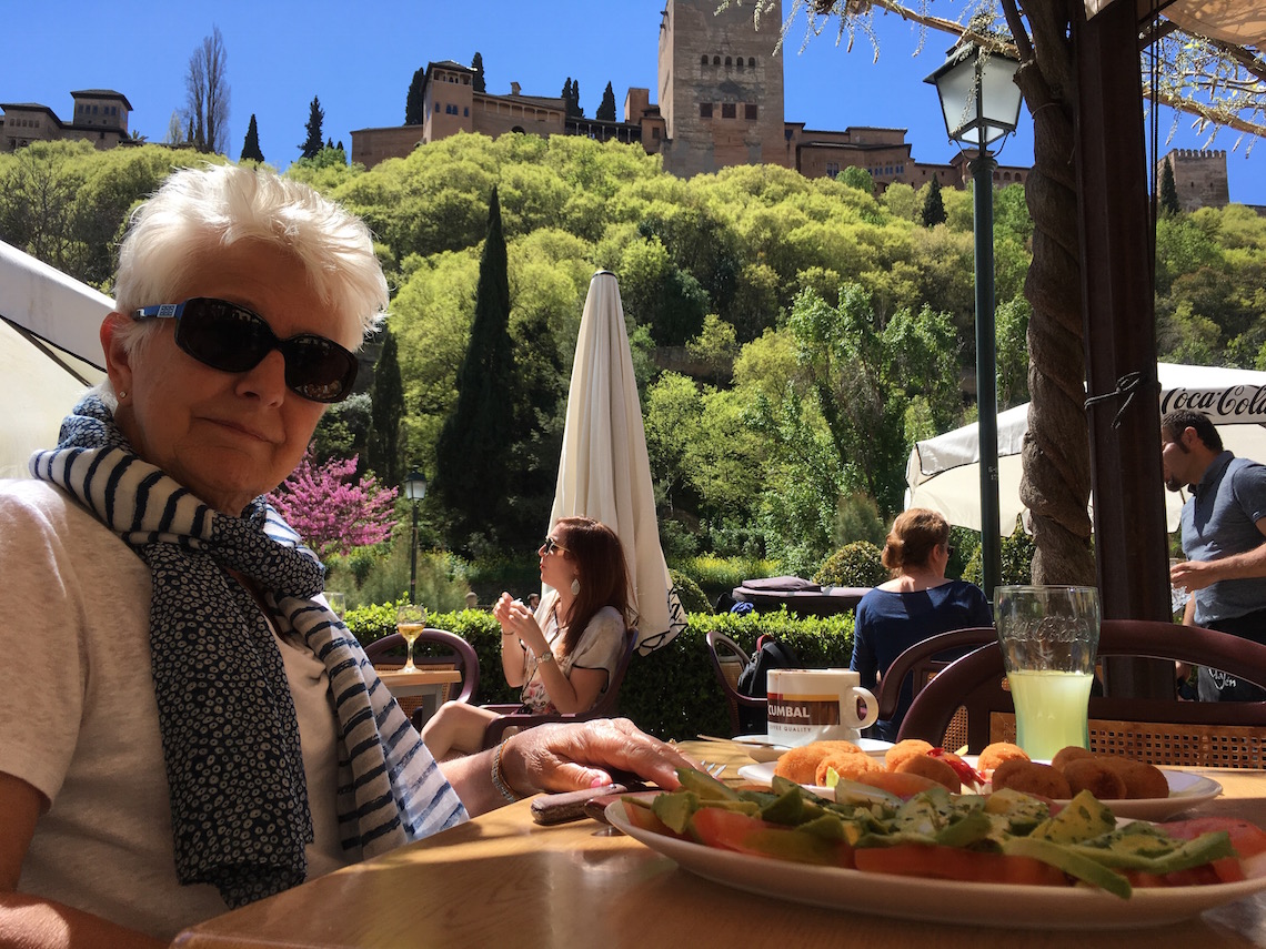Cafe-Bar Puerta de los Tristes, with Alhambra views