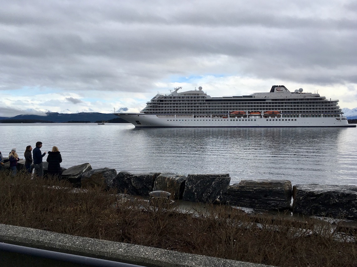 Viking Sky arriving into Molde